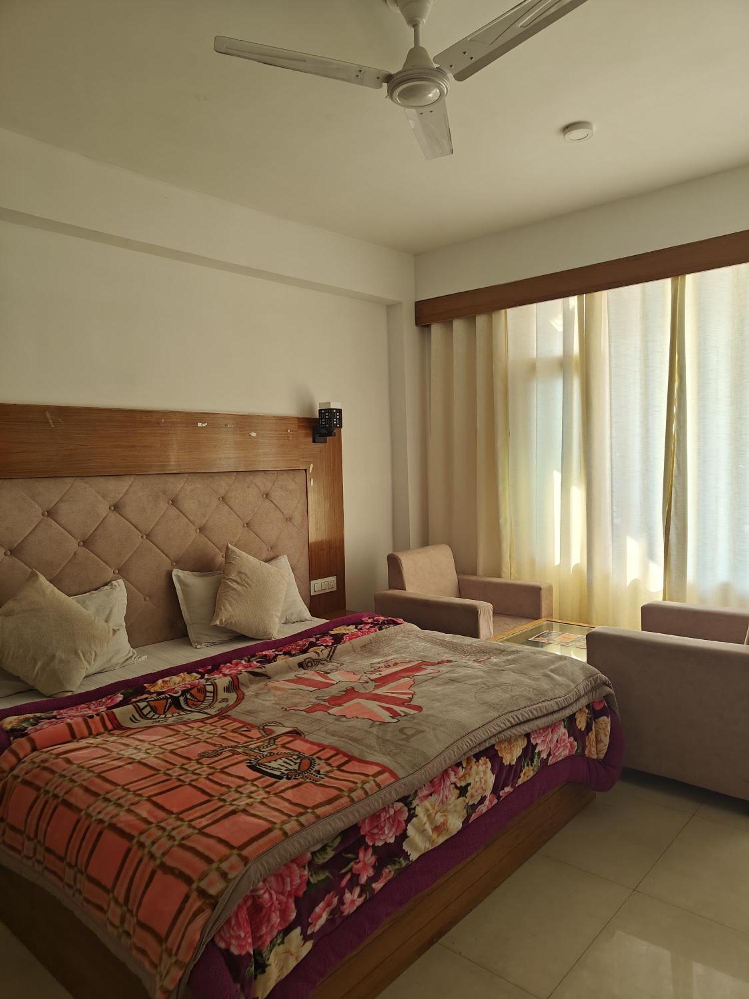 Santosh Cafe & Rooms Amritsar Luaran gambar